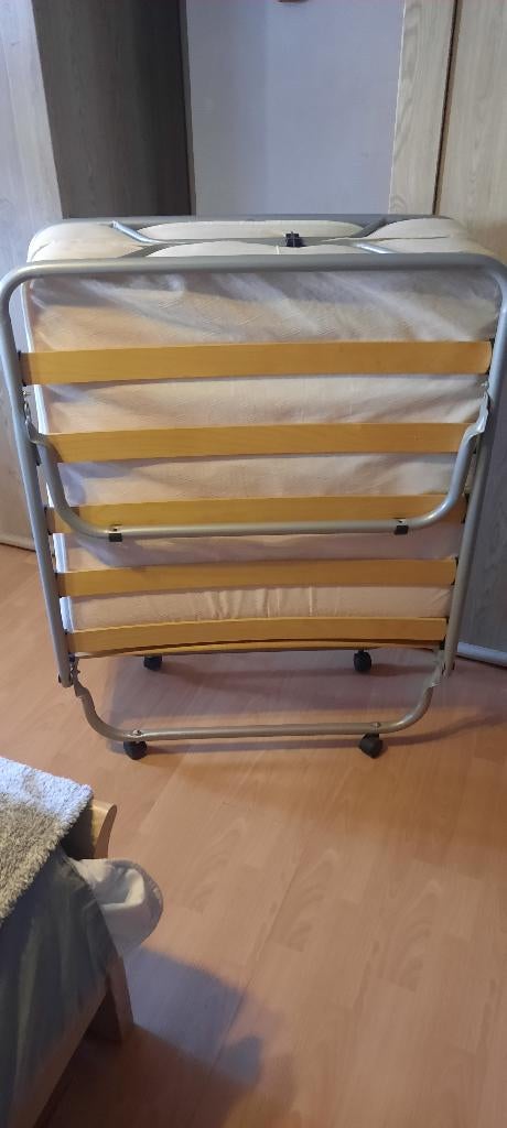 Logeerbed, Huis en Inrichting, Ophalen, 90 cm, Eenpersoons, Zo goed als nieuw