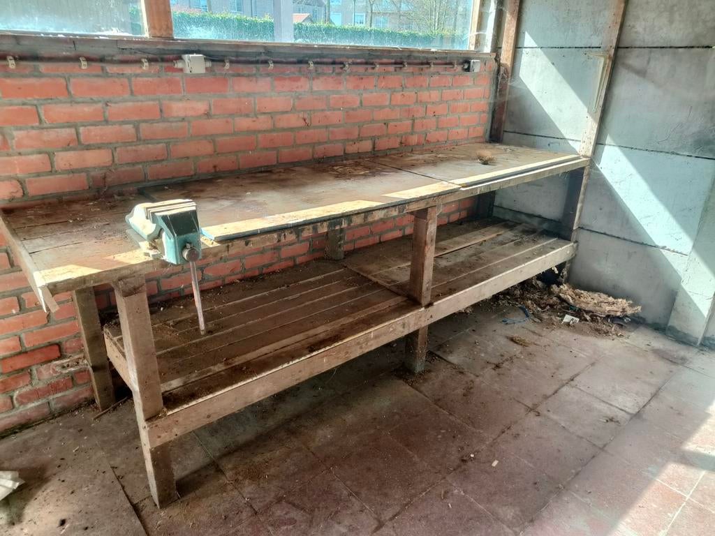 Werkbank met bankschroef, Enlèvement, Étau