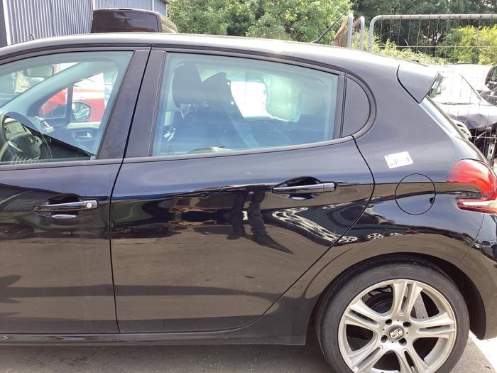 Portier 4Deurs links-achter van een Peugeot 208 (KTV), Auto-onderdelen, Gebruikt, -, Deur, -