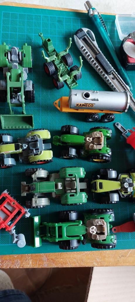 H0LK 0213 VEELAL SIKU TRACTOREN EN AANHANGERS VOO ONDERDELEN, Verzenden, Gebruikt, SIKU