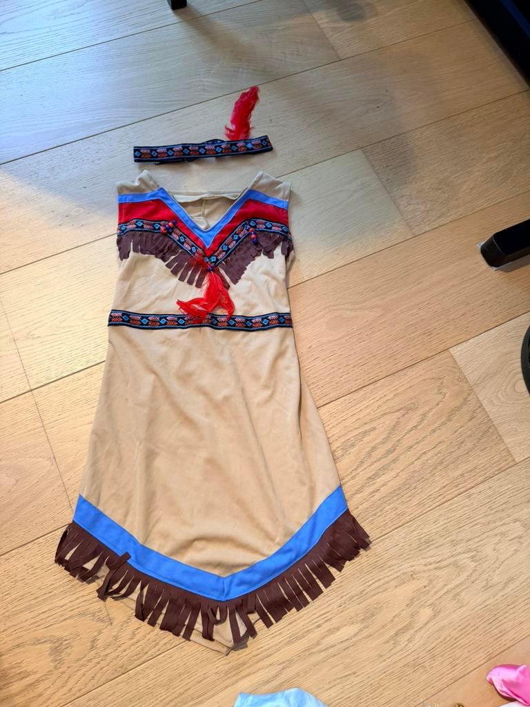 Déguisement Indienne – 6/10 ans, Vêtements | Femmes, Costumes de carnaval & Vêtements de fête, Comme neuf, Enlèvement
