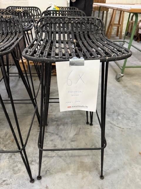 6 Zwarte Barkrukken – Vintage / Industrieel, Maison & Meubles, Tabourets de bar, Osier, Enlèvement, Utilisé, 60 à 90 cm
