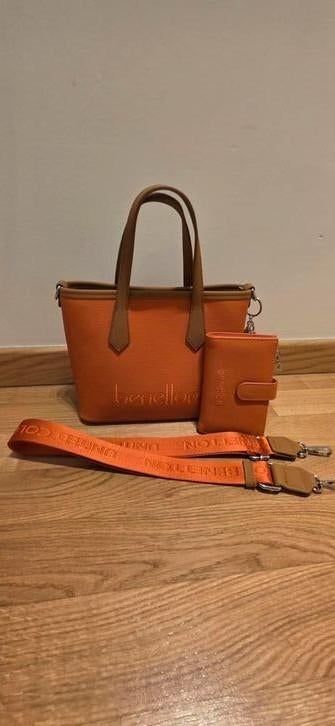 Benetton handtas, Handtassen en Accessoires, Tassen | Damestassen, Ophalen of Verzenden, Nieuw, Oranje, Handtas