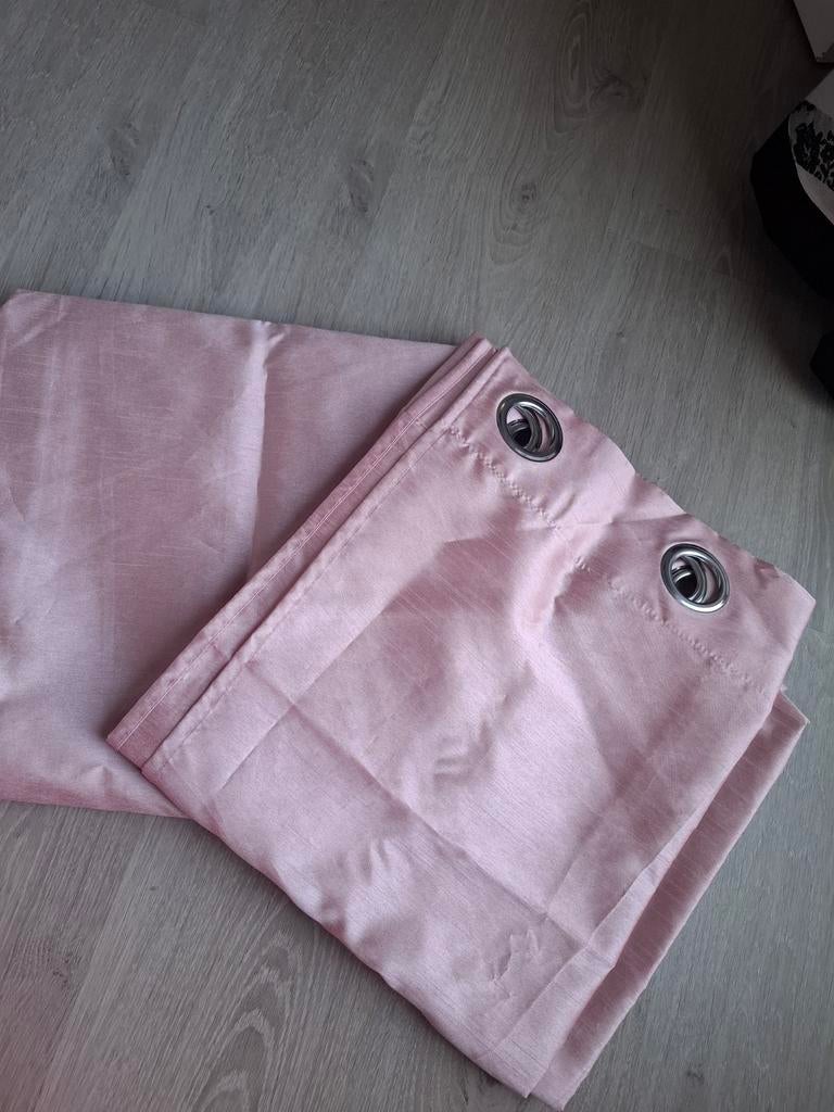 Neuves tentures anneaux rose, Maison & Meubles, Cuisine | Linge de cuisine, Enlèvement ou Envoi, Neuf, Rose, Autres types