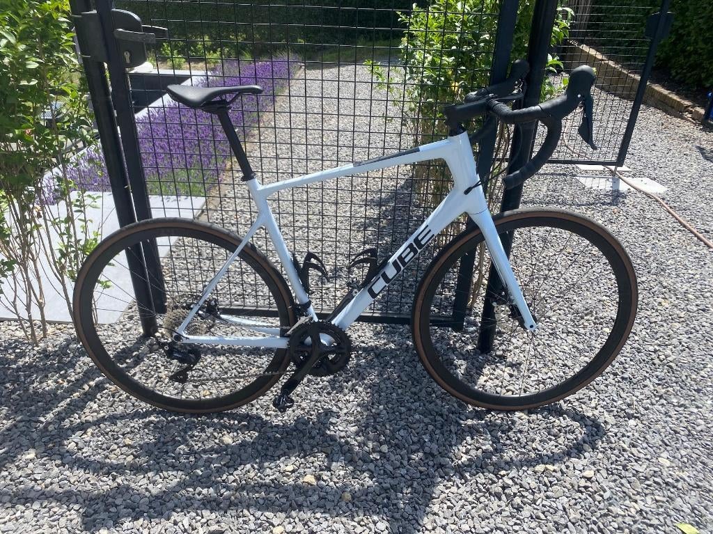 CUBE ATTAIN GTC RACE FLASHWHITE/BLACK 60 CM 2023, Fietsen en Brommers, Fietsen | Racefietsen, Overige merken, Carbon, Heren, Ophalen of Verzenden