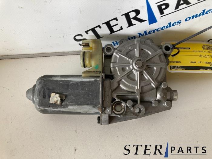 Raammotor Portier van een Mercedes 260SE-600SEL, Ophalen of Verzenden, 3 maanden garantie, Gebruikt, Mercedes-Benz