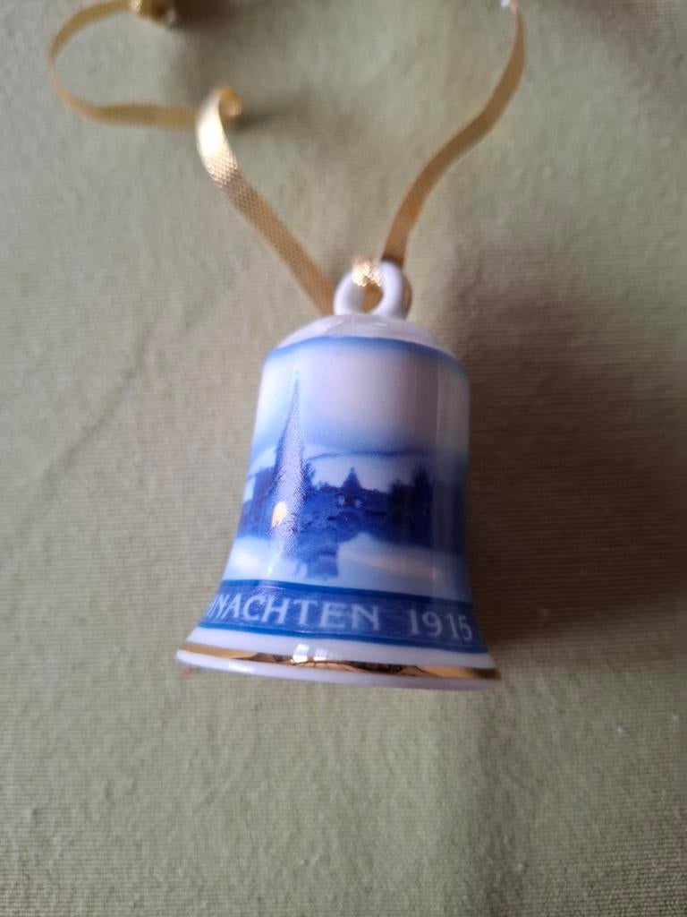 Kerst klokje blauw / wit porselein, Diversen, Kerst, Ophalen of Verzenden