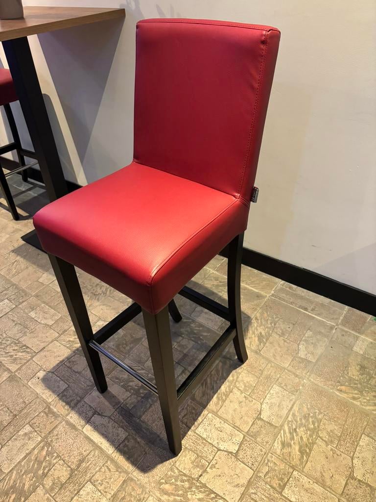 Hoge bar kruk, Ophalen, Barinrichting