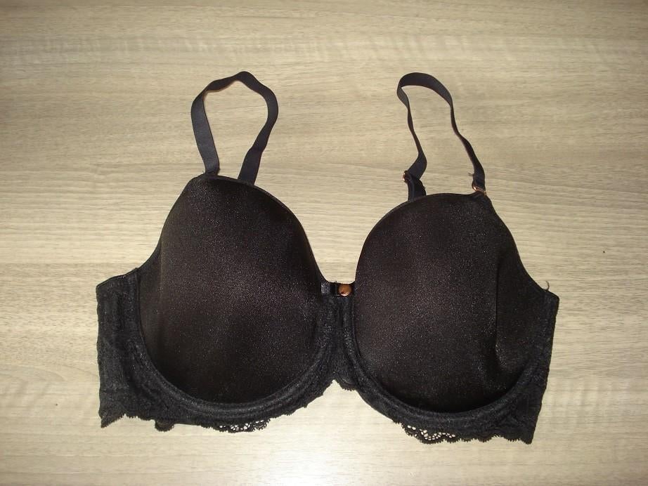 Set: 2 zwarte C&A beha's, dames/meisjes. mt 85C, C&A, Enlèvement ou Envoi, Noir, Soutien-gorge