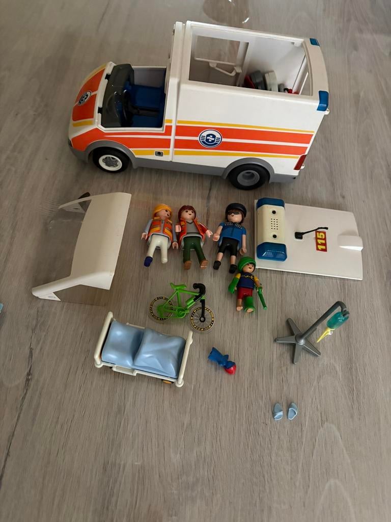 Ensemble ambulance et accessoires chambres hopital, Ophalen, Gebruikt