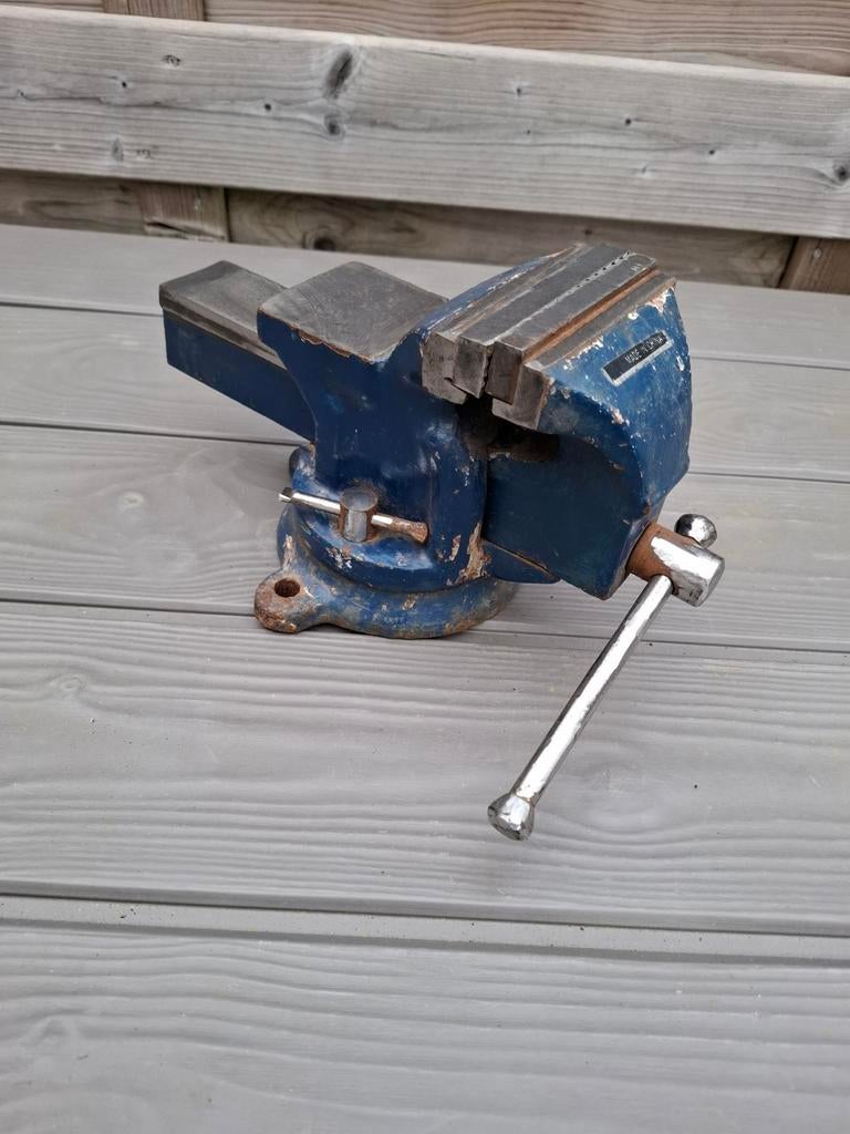 Étau d'établi en bon état, Enlèvement ou Envoi, Utilisé, Étau