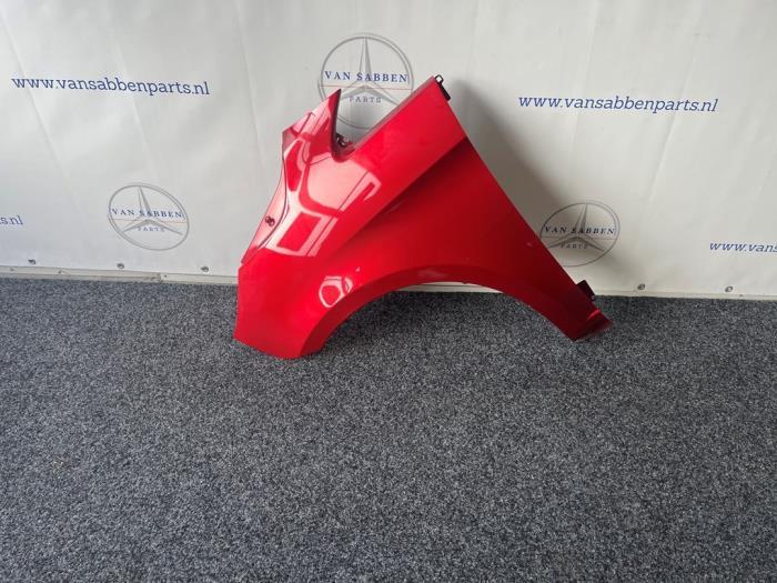 Scherm links-voor van een Mercedes V-Klasse (ROOD), Gebruikt, -, -, 3 maanden garantie