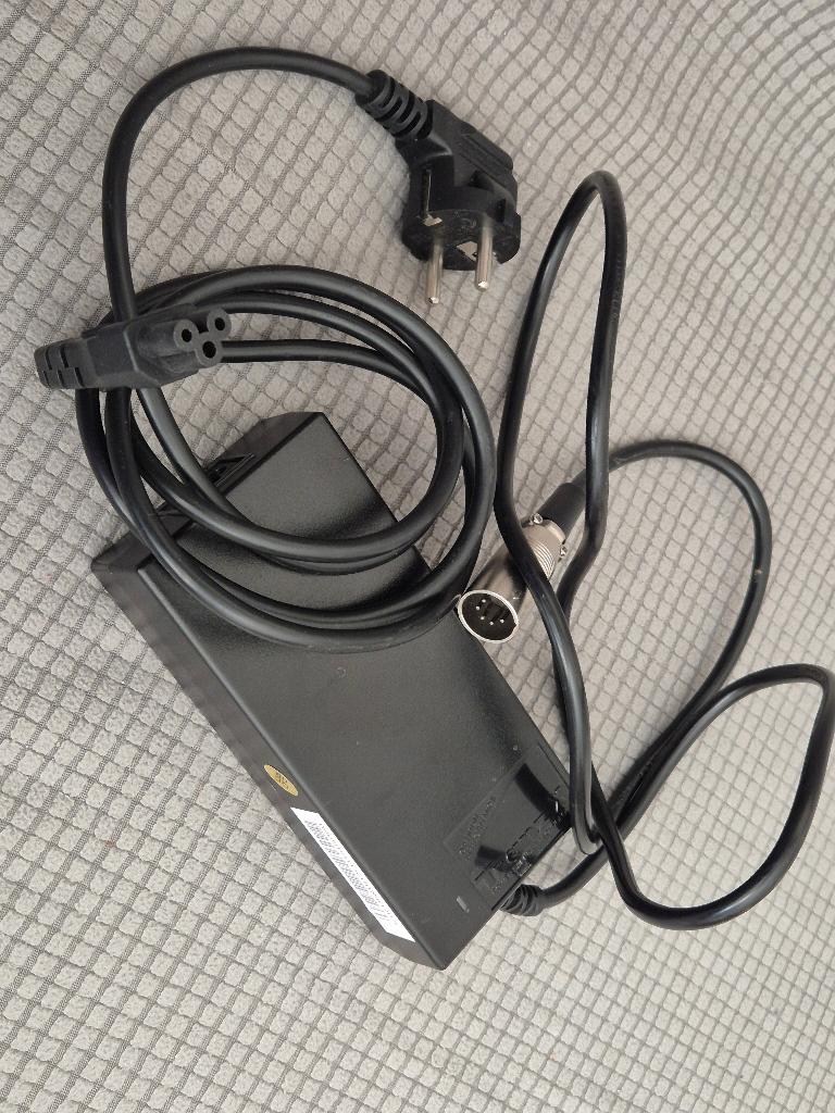 Tranz X - Lithium Battery Charger (36V) - elektrische fiets, Fietsen en Brommers, Ophalen of Verzenden, Gebruikt