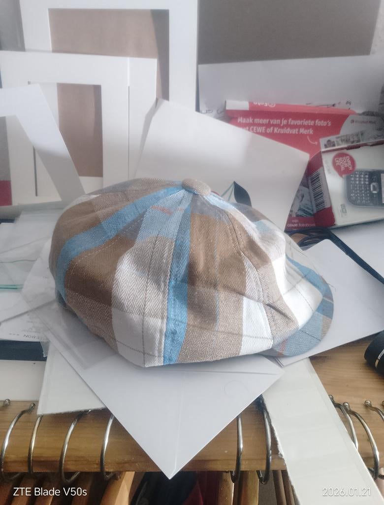 Pet Beige Carré             55cm-59cm.       Elastisch, Verzenden, Pet