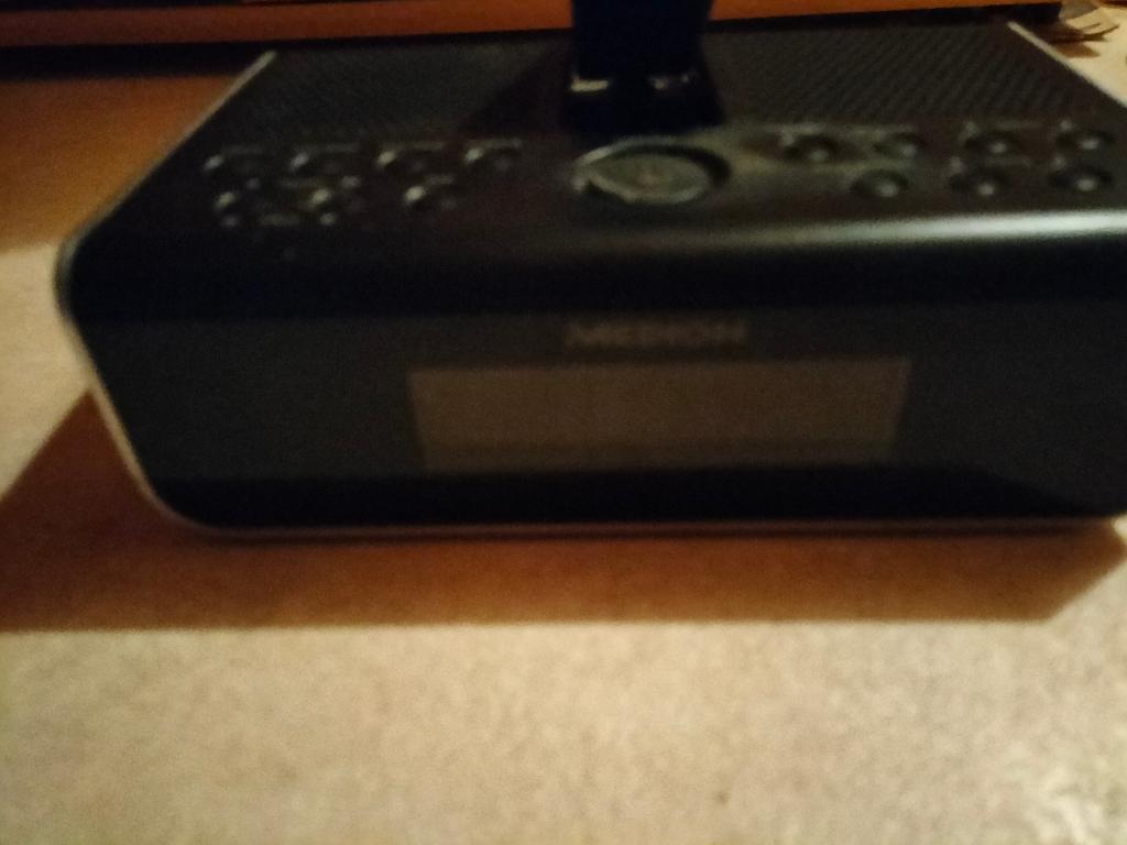 Medion wekkerradio met projector, Elektronische apparatuur, Wekkers, Ophalen, Zo goed als nieuw, Digitaal