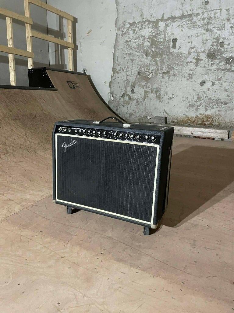 Fender Super Twin Reverb 180-Watt 2x12" Gitaarversterker, Muziek en Instrumenten, Ophalen, Gebruikt, Gitaar, 100 watt of meer