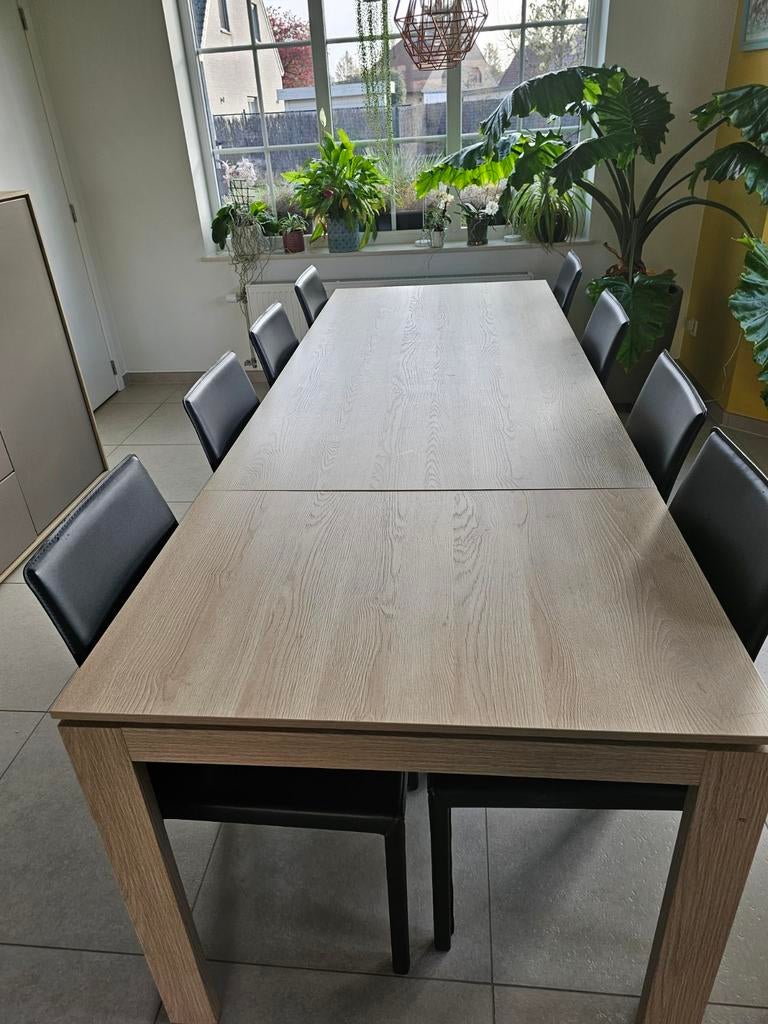 Mooie tafel en bijpasdende salontafel GRATIS, Huis en Inrichting, Ophalen