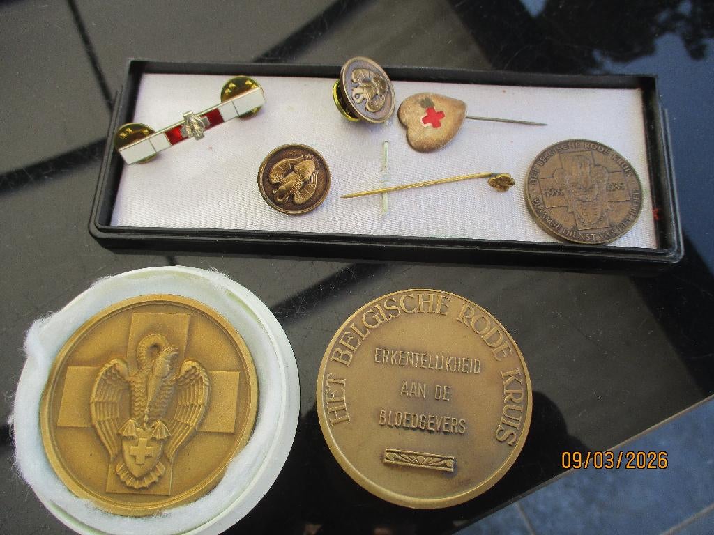 Bloeddonor emblemen Rode Kruis, Ophalen of Verzenden, Overige materialen