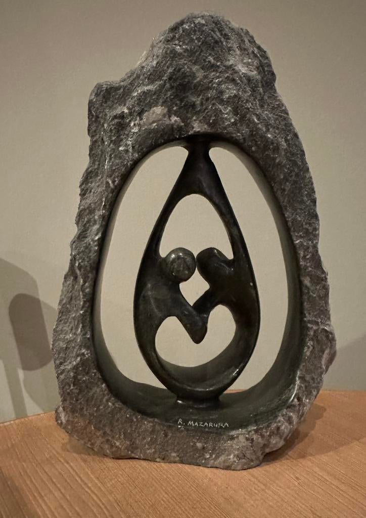 Mooi Hardsteen beeld 'Forever Love' R. Mazarura, Ophalen of Verzenden, Beeld