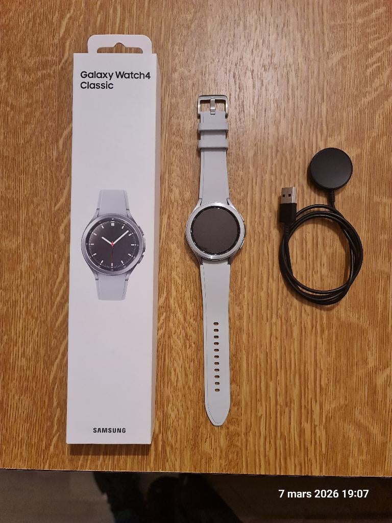 Samsung Galaxy Watch4 Classic 46 mm zilver, Handtassen en Accessoires, Smartwatches, Gebruikt, Ophalen of Verzenden, Samsung, Conditie