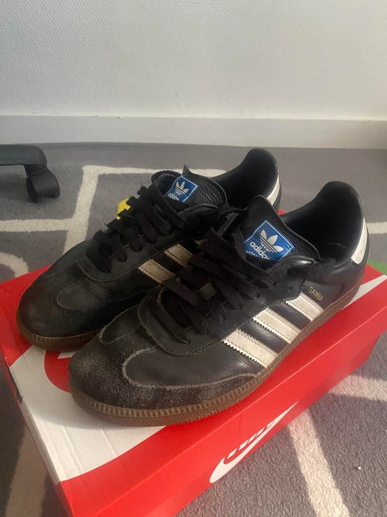 Adidas Samba Black/White Trainers - EU 43⅓ For men, Kleding | Heren, Overige Herenkleding, Ophalen of Verzenden, Zo goed als nieuw