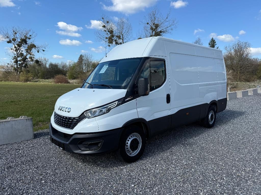 Iveco Daily 3.0L 180CH **Boite auto Full Tracte 3.5T**, Autos, Camionnettes & Utilitaires, Essai à domicile, Achat, Euro 6, Entretenue par le concessionnaire