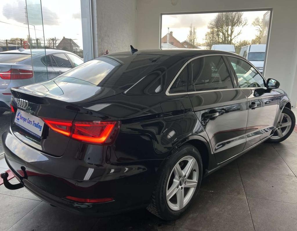 Audi A3 SEDAN AMBITION LUXE 1.6 TDI 110CH GAR 12M (bj 2014), Gebruikt, Zwart, Blauw, Leder