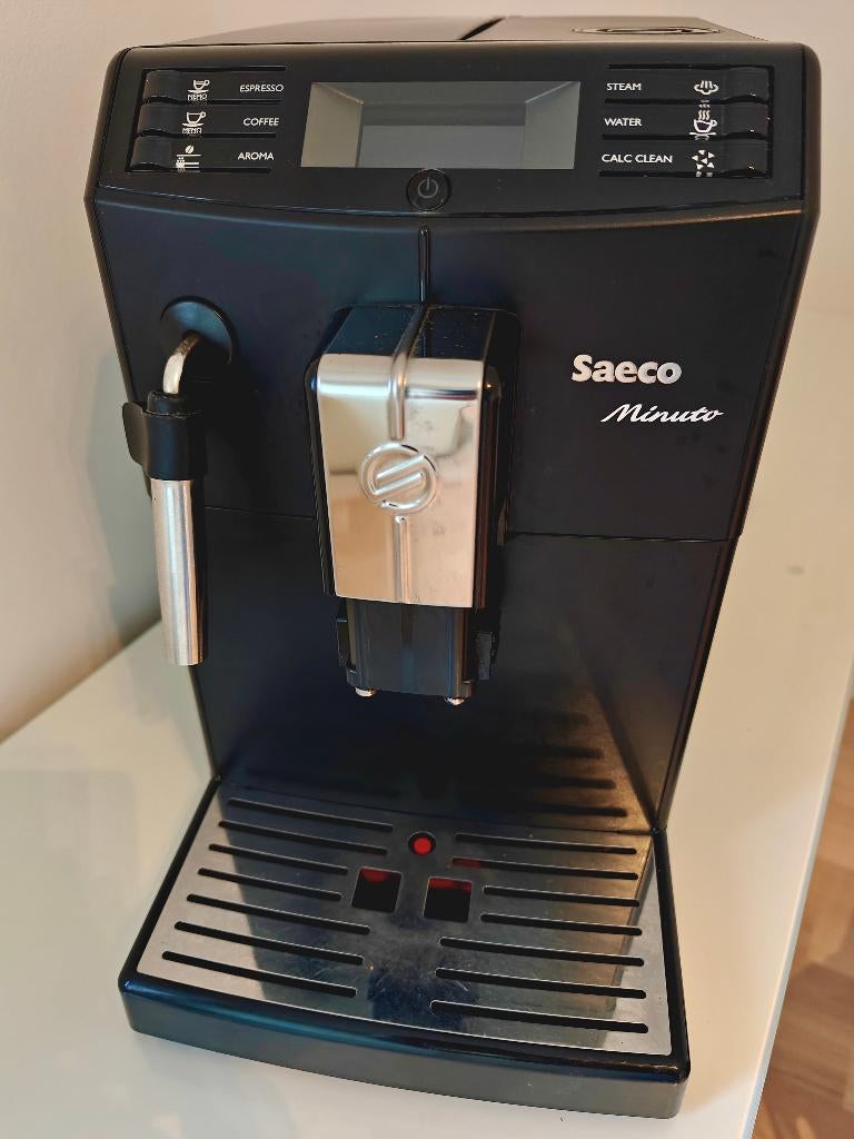 Cafetière PHILIPS Saeco Minuto HD8761, Electroménager, Cafetières, Réservoir d'eau amovible, Café en grains, 2 à 4 tasses, Utilisé