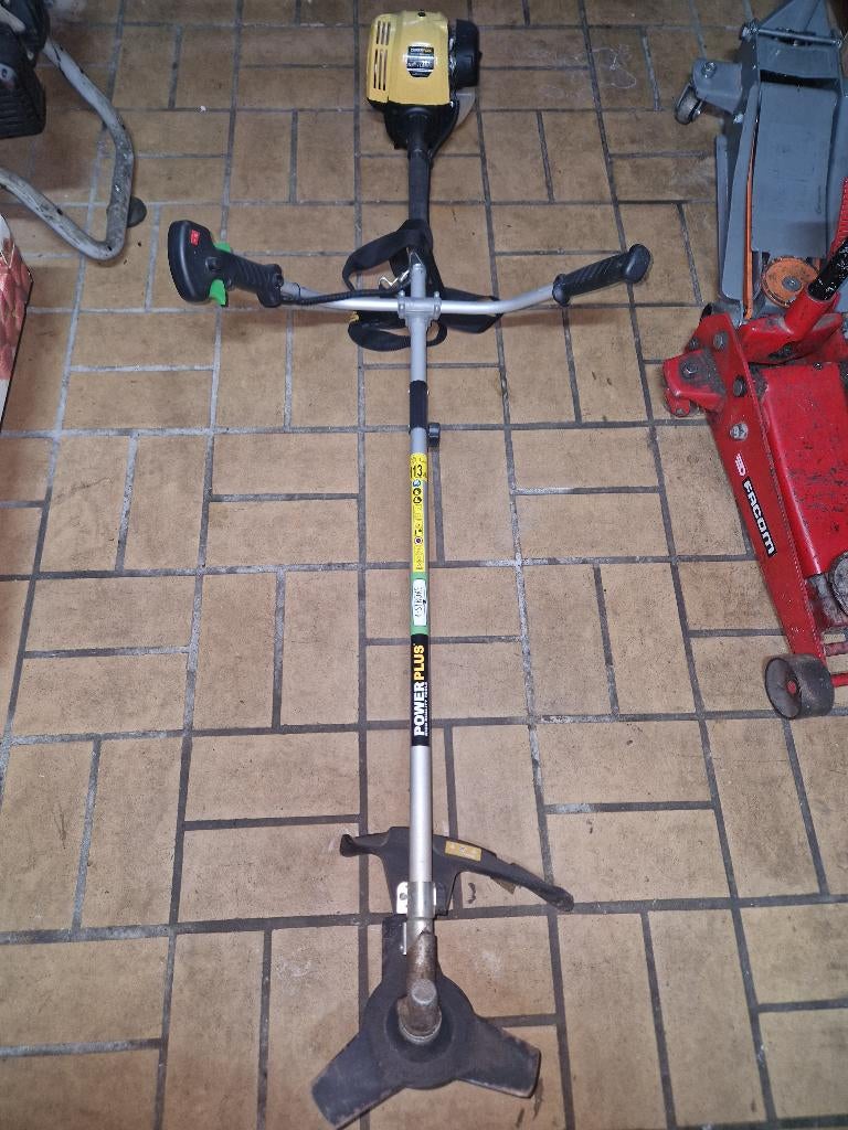 Débroussailleuse à essence, Comme neuf, Enlèvement, Powerplus, 10 à 30 cm