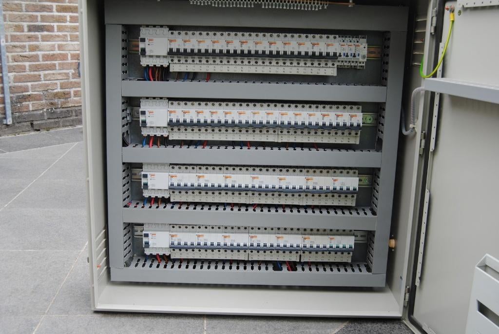 Metalen zekeringkast / schakelkast 80 cm x 80 cm. 3x 400+N, Ophalen, Gebruikt