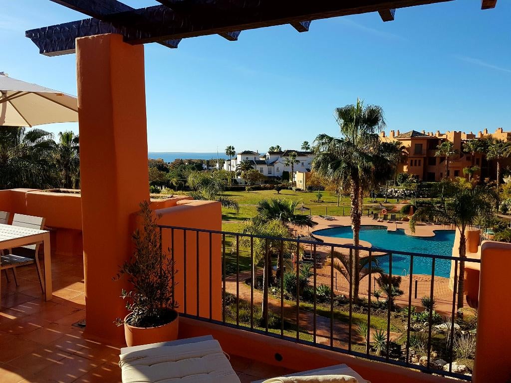 Comfortabele penthouse te huur ts. Marbella en Estepona., Wasmachine, Appartement, Costa del Sol, Aan zee