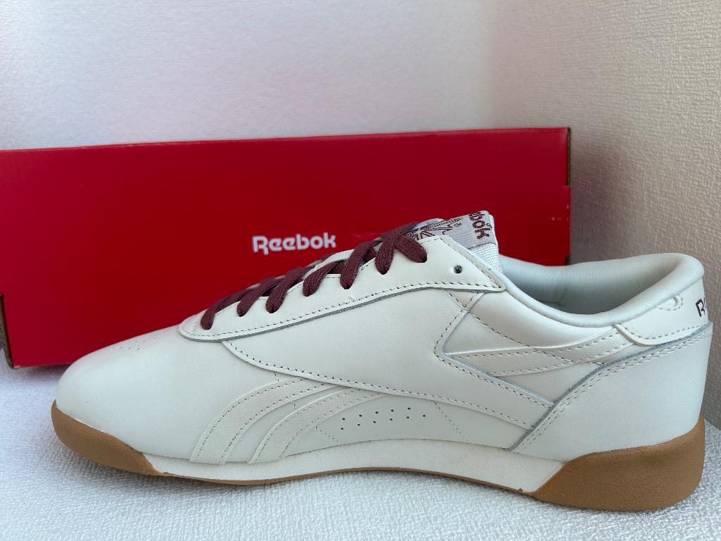Nouveau Reebok F/S LO taille 42 avec boîte, Neuf, Enlèvement ou Envoi, Sneakers et Baskets, Reebok