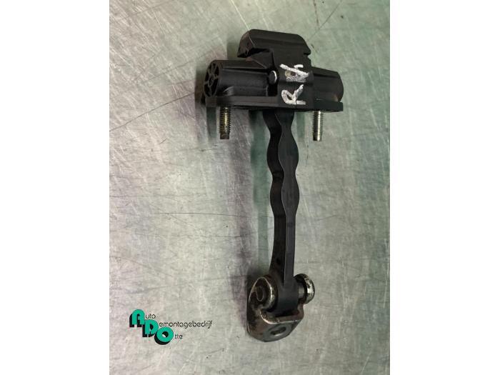 Deurvanger 4Deurs rechts-voor van een Fiat Fiorino (Fiorino, Auto-onderdelen, Gebruikt, -, -, Ophalen of Verzenden