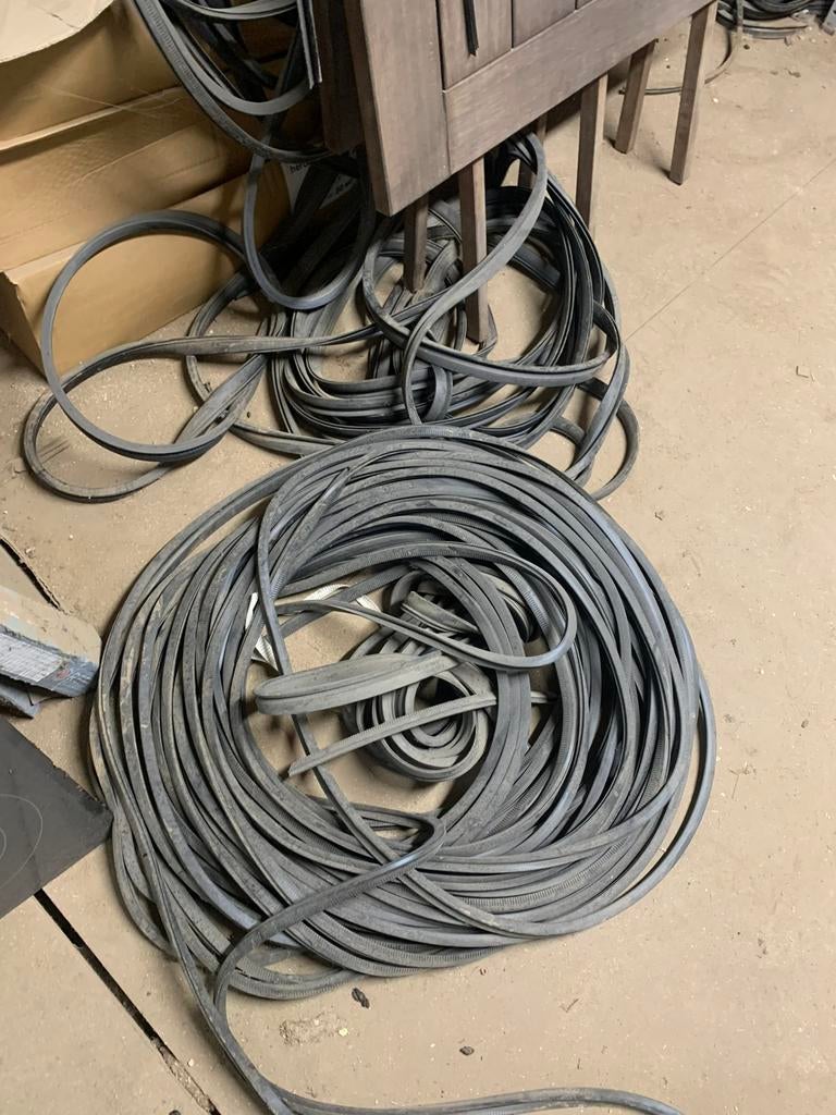 Dichtingsrubbers ALU ramen lot of per rol, Doe-het-zelf en Bouw, Glas en Ramen, Ophalen, Zo goed als nieuw