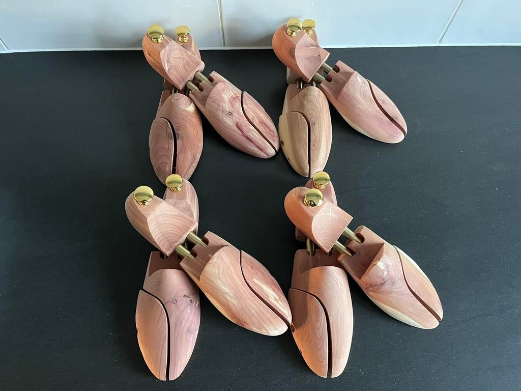 4 paar luxe cederhouten schoenspanners maat 42 nieuw, Bruin, Overige typen, Nieuw, Ophalen of Verzenden