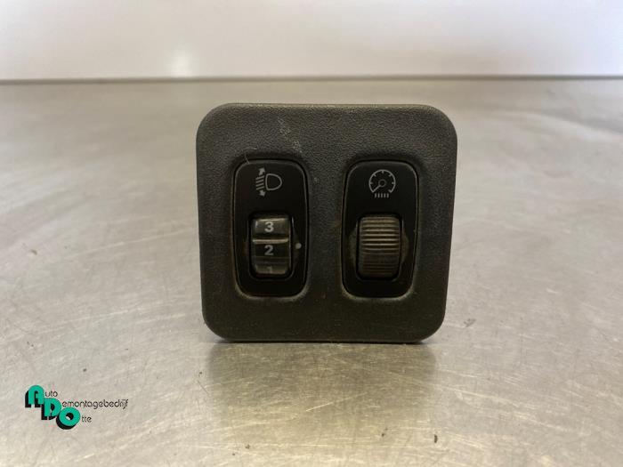 Commutateur phare hauteur réglable d'un Mitsubishi Pajero (, -, 3 mois de garantie, Utilisé, Mitsubishi