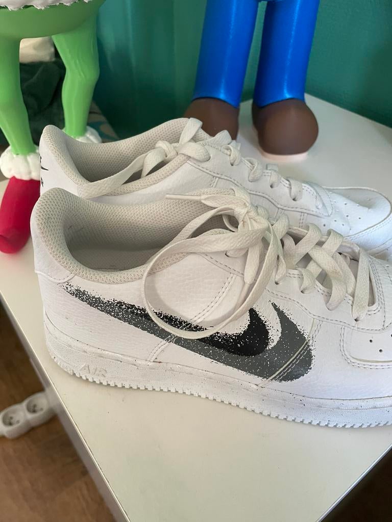 A vendre belles chaussures Mike Air Force 1 taille 39, Neuf, Enlèvement, Blanc, Baskets