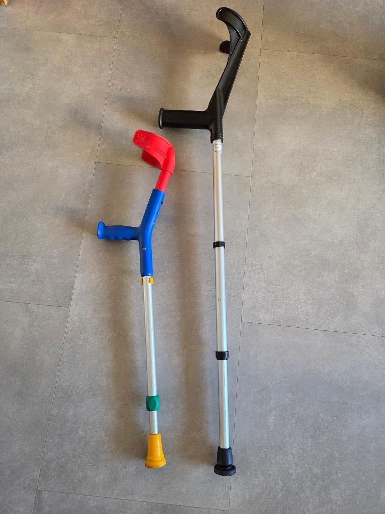 béquilles adulte et enfant, Diversen, Loopkrukken, Ophalen of Verzenden