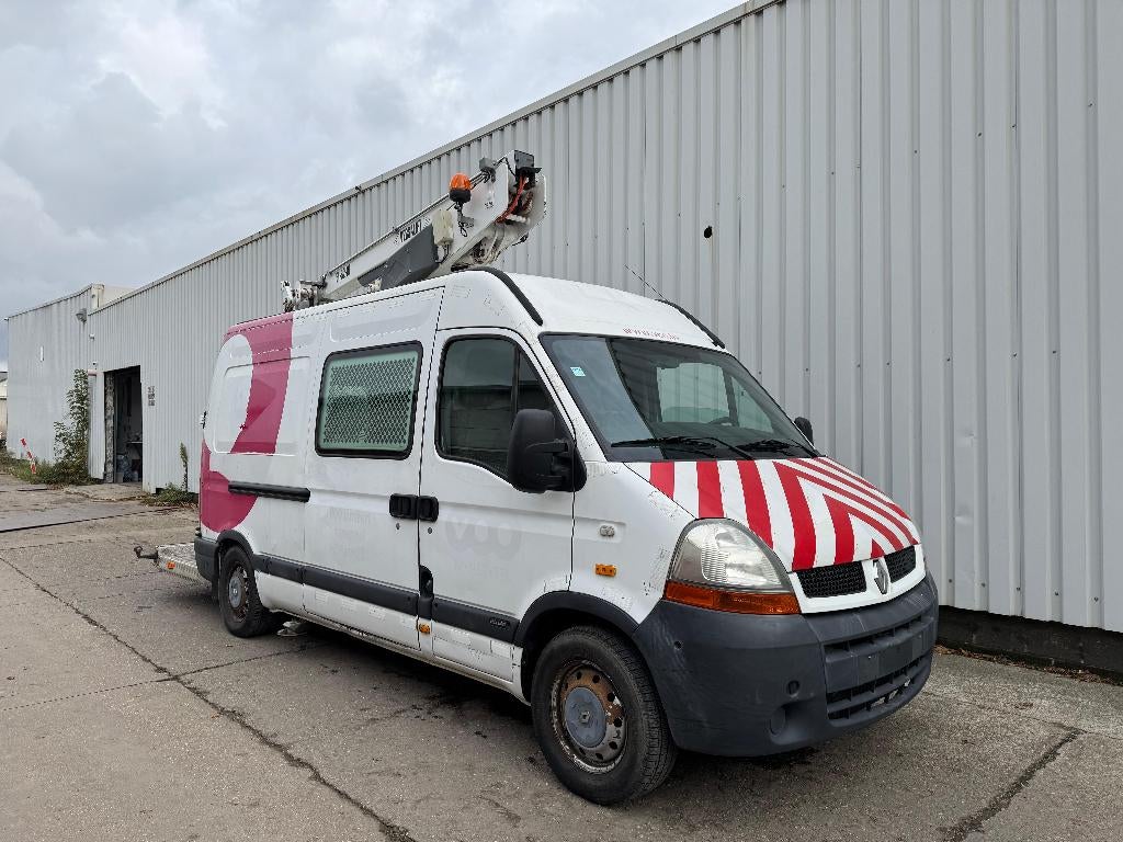 Renault master 3.0 diesel hoogwerker lift met 135000 km, Auto's, Bestelwagens en Lichte vracht, 100 kW, 4 cilinders, Renault, Wit