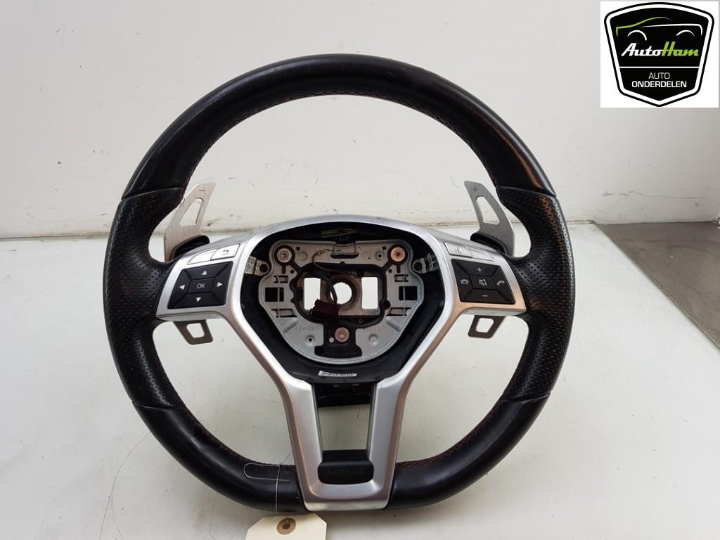 VOLANT DIRECTION Mercedes-Benz CLA (117.3) (01-2013/03-2019), Utilisé, Mercedes-Benz