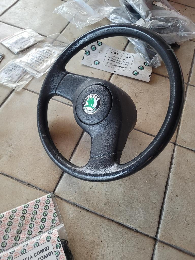 Volant Original Škoda FELICIA (Phase 1), Autos : Pièces & Accessoires, Autres pièces automobiles, Skoda, Neuf, Enlèvement