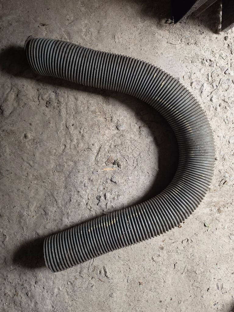 kunststof flexibel dia 115 en 1m30 lang  -- GRATIS, Ophalen