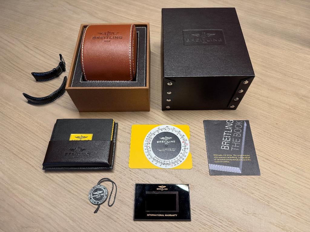 Breitling Navitimer 01 46mm - Complete set (Als nieuw!), Ophalen, Leer, Staal, Breitling