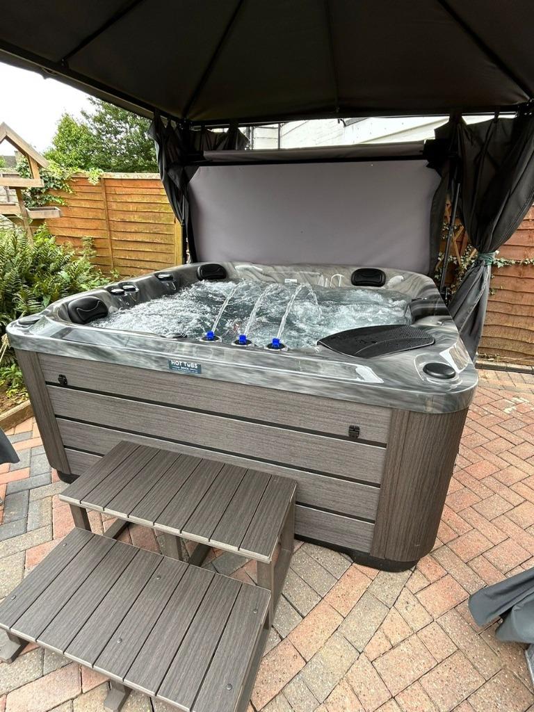 Compacte jacuzzi voor 5 personen met Shiatsu-hydromassage, Ophalen of Verzenden, Nieuw