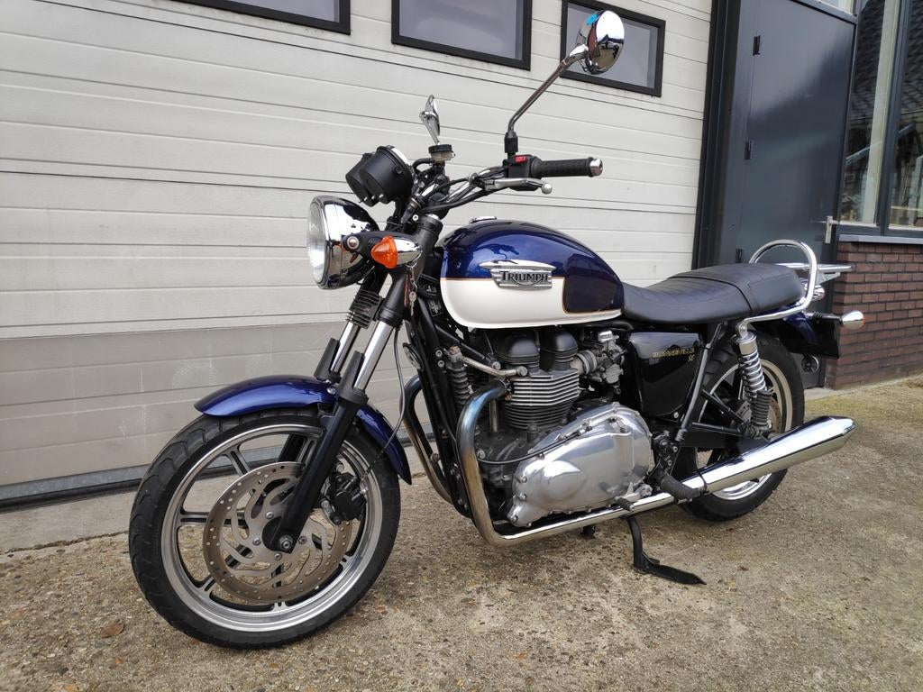 Triumph Bonneville SE ( Special Edition)