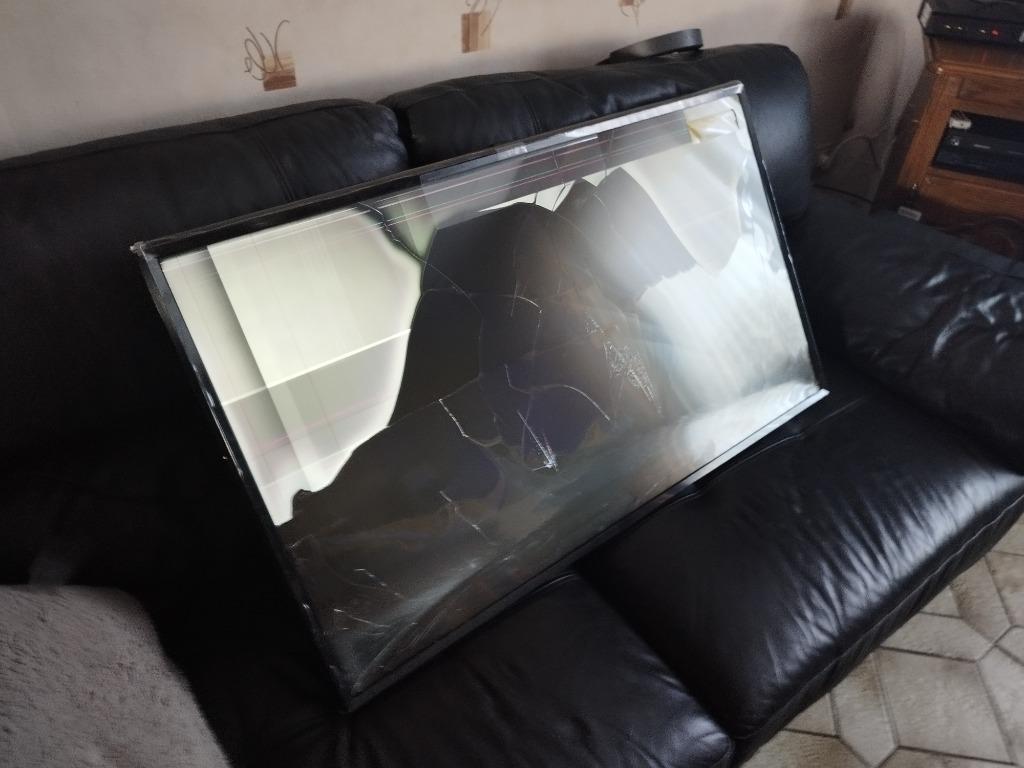 TV LG 43" 2022 43lt570H9U9 écran cassé, LED, 80 à 100 cm, Enlèvement, Utilisé
