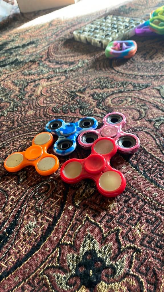 4 fidget spinners te koop, Ophalen, Zo goed als nieuw