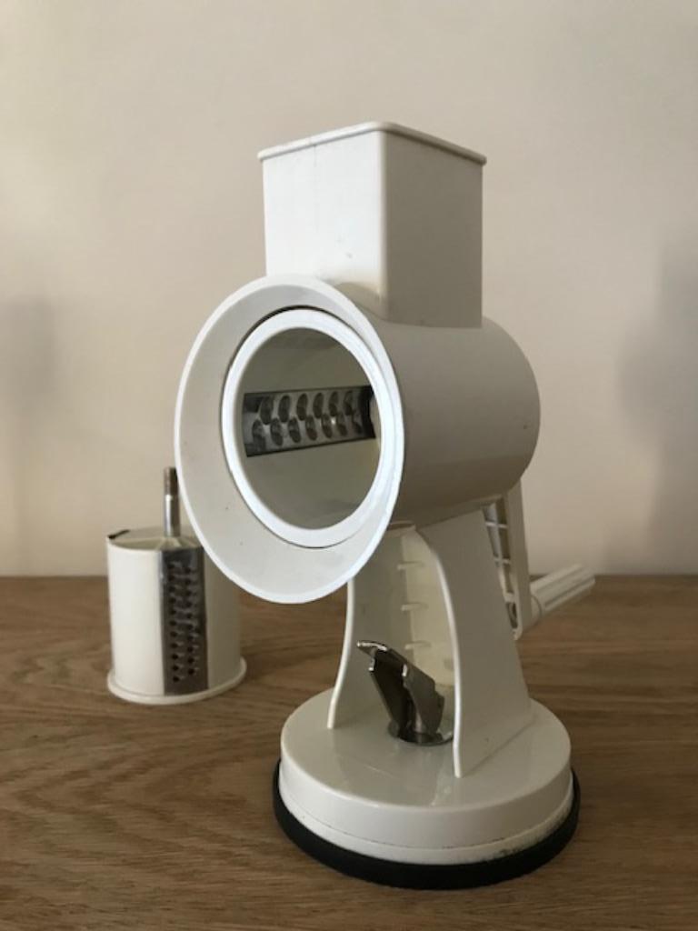 Multifunctionele keuken rasp met zuignap (nr4591), Huis en Inrichting, Ophalen of Verzenden, Zo goed als nieuw