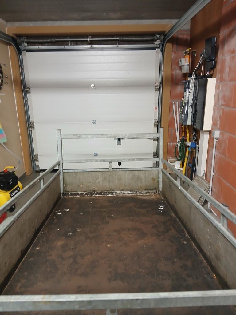 De voskes, Diensten en Vakmensen, Verhuizers en Opslag