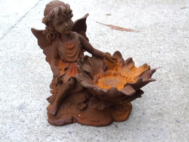elfe en fonte pat rouillé avec un plateau fleur ..., Jardin & Terrasse, Décoration murale de jardin, Neuf, Enlèvement ou Envoi